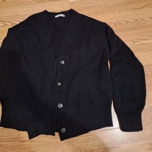 everlane black cardigan
